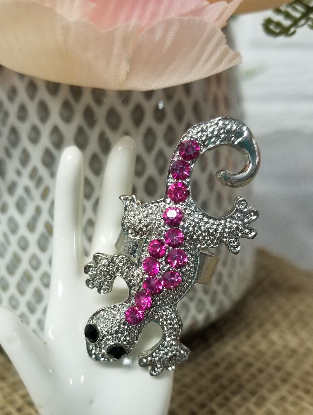 Charming Pink Rhinestone Lizard Ring
